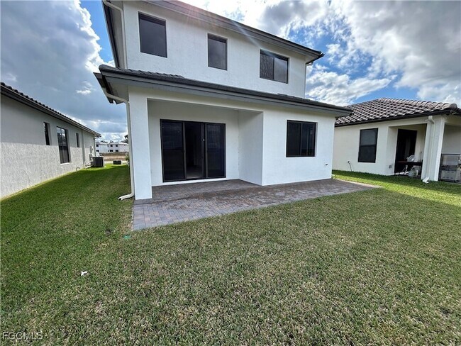 Foto del edificio - 5835 Cassidy Ln