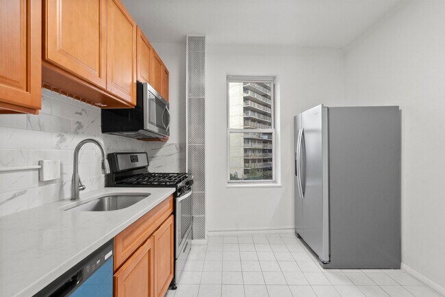 Foto del edificio - 6045 JFK Blvd E