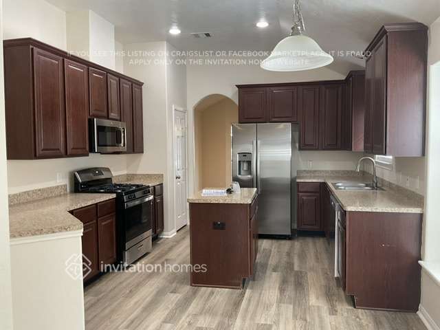 Building Photo - 25 Mira Loma Dr