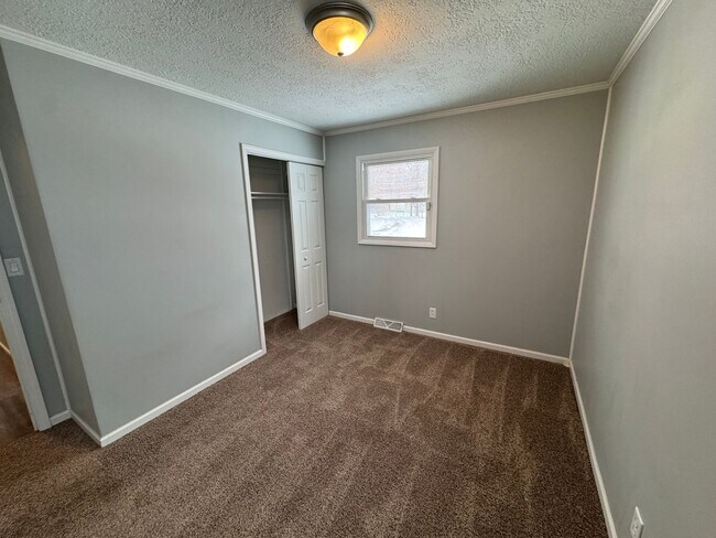 Foto del edificio - 3 bedroom 1 bath home in Davenport