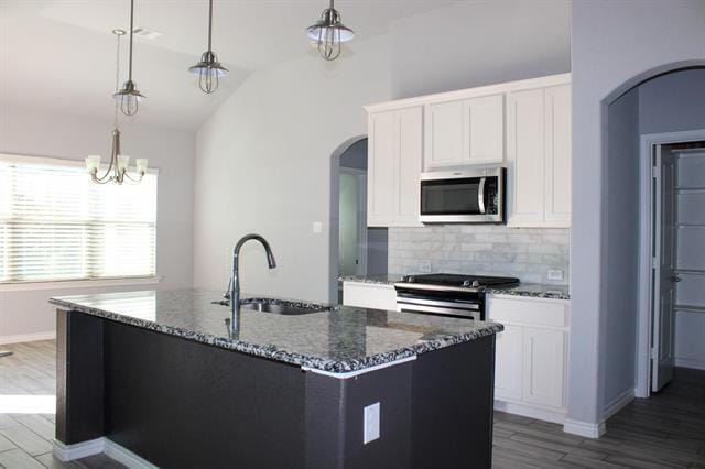 Building Photo - 639 Point Vista Dr