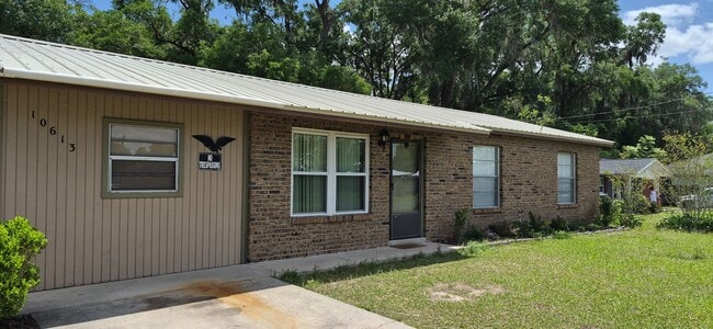 Foto del edificio - Establish Home and Neighborhood