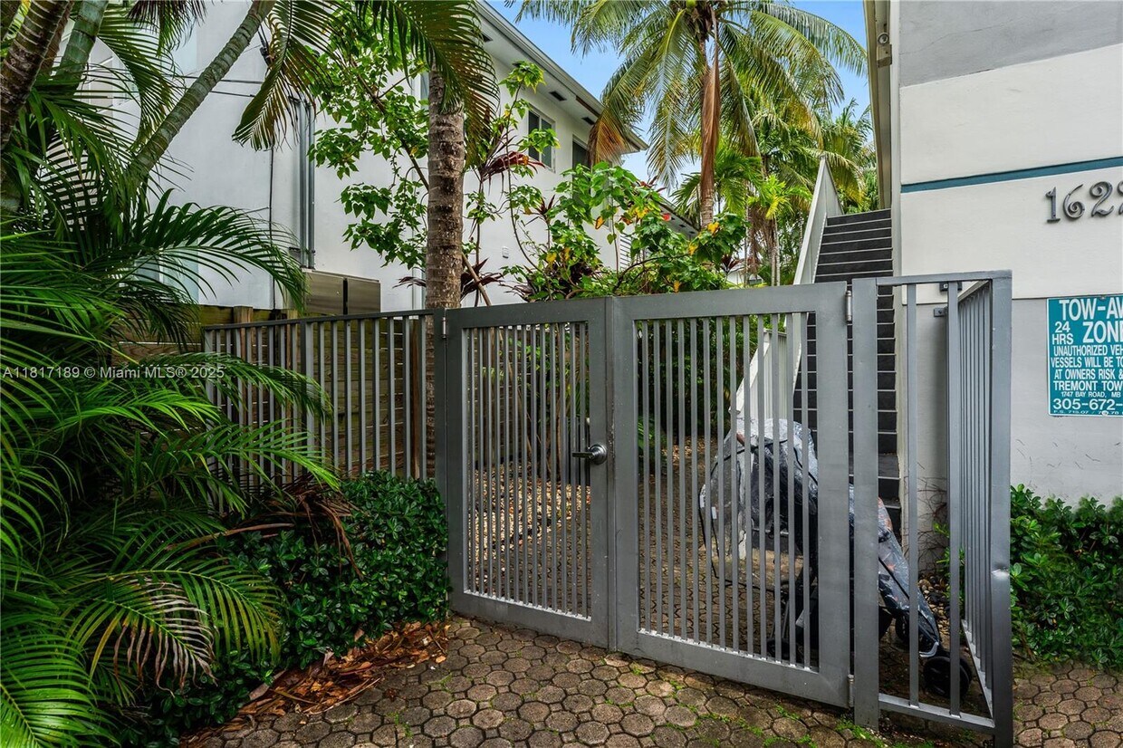 Foto principal - 1622 Bay Rd