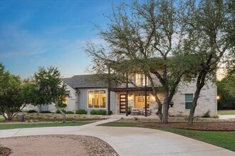 Building Photo - 625B Las Colinas Dr
