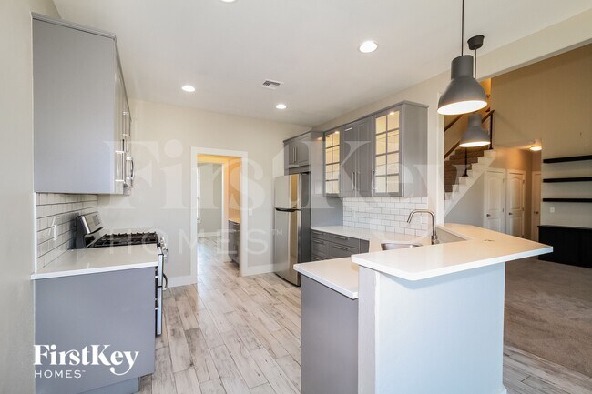 Foto del edificio - 9701 Sundance Ridge Rd