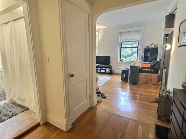 Foto del edificio - 7 Naples Rd