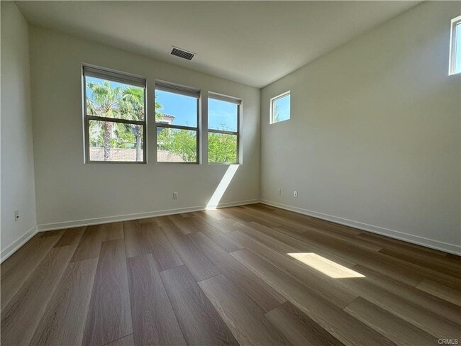 Building Photo - 98 Fuchsia, Lake Forest, CA 92610 - 3 BR 3...