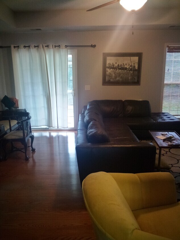 Foto del edificio - 819 Woodberry Rd