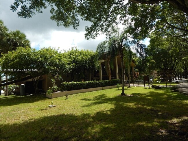 Building Photo - 14601 N Kendall Dr