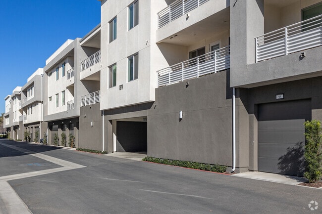 Building Photo - A-Town Townhomes
