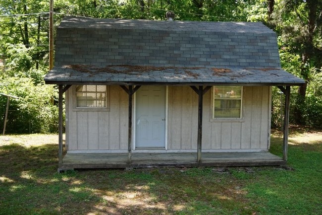 Building Photo - 2414 Grist Mill Rd