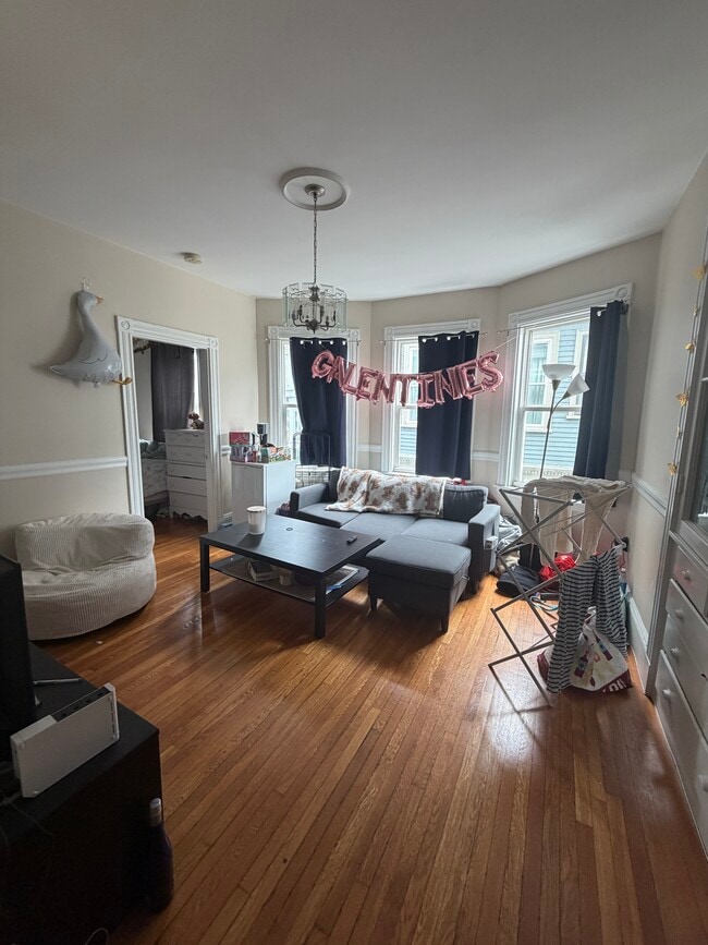 Building Photo - 122 Calumet St