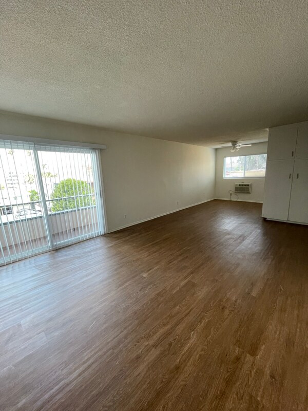 Building Photo - 946 Arapahoe St