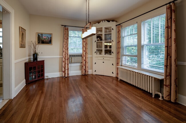 Foto del edificio - 10 Valley View Ave