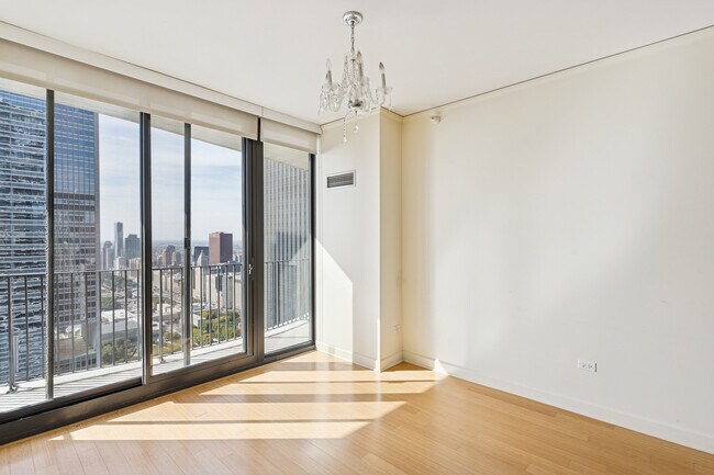 Foto del edificio - 225 N Columbus Dr