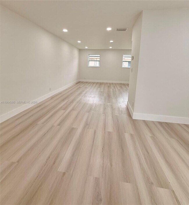 Foto del edificio - 4431 NW 13th St