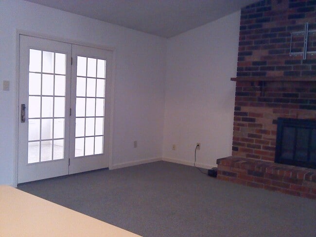 Building Photo - 3201 Foxchase Ct