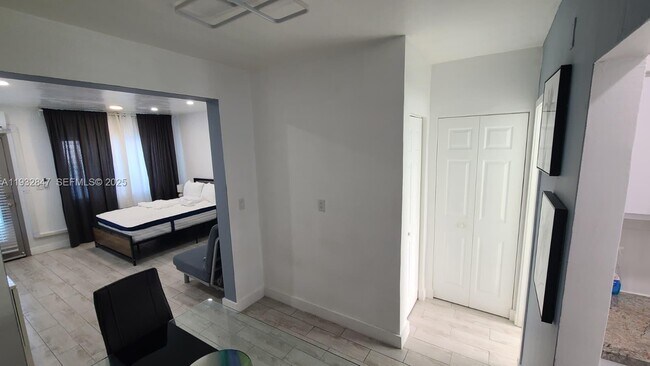 Foto del edificio - 761 Euclid Ave