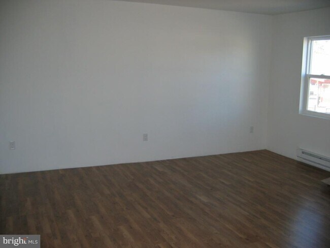 Building Photo - 738 Race St