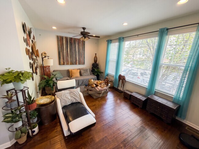 Foto del edificio - 9513 Brigadoon Ln