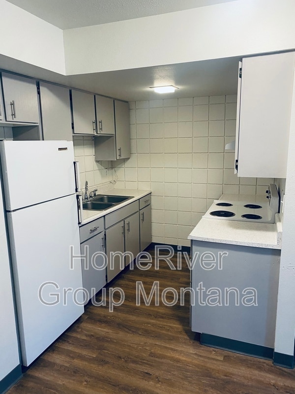 Foto del edificio - 707 SW Higgins Ave