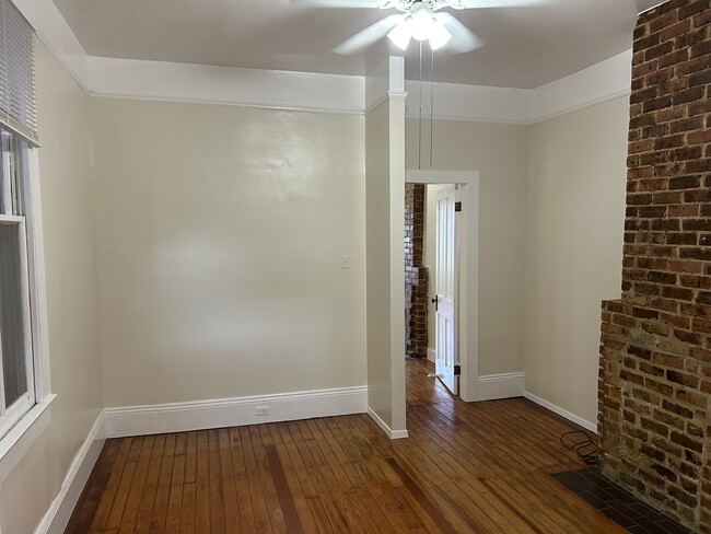 Building Photo - 4825 Perrier St