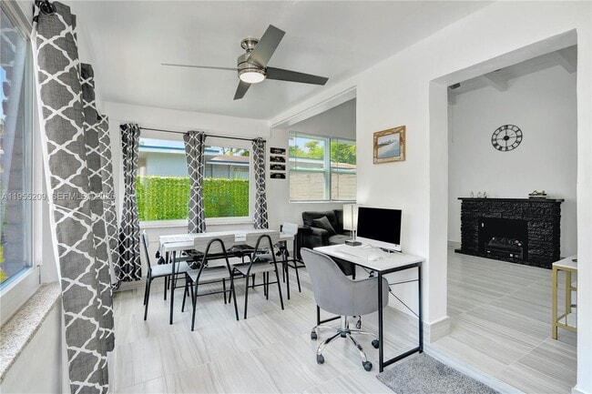 Building Photo - 1205 NW 3rd Ave