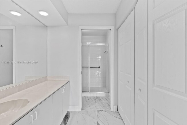 Foto del edificio - 710 SE 22nd Ln