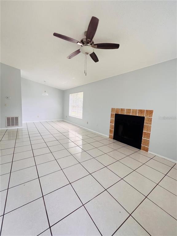 Foto del edificio - 4013 Dream Oak Pl