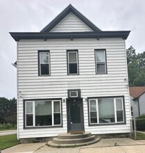 Building Photo - 3581 S Kinnickinnic Ave