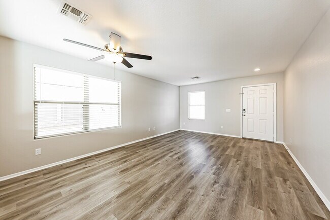 Foto del edificio - 973 E Doris St