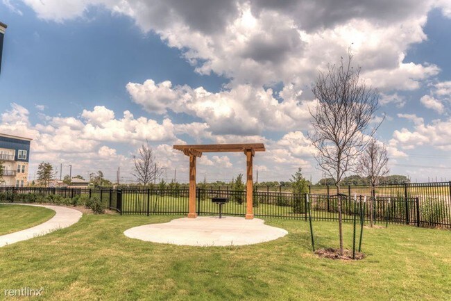 Foto del edificio - 26189 Westheimer Pkwy