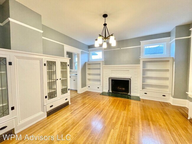 Building Photo - 3 br, 2 bath House - 2438 Queen Anne Ave N
