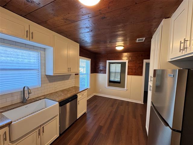 Foto del edificio - 2547 Sharon St