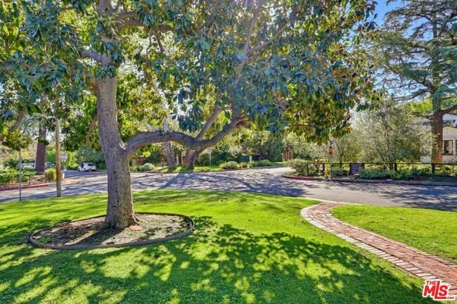 Foto del edificio - 12005 Hesby St