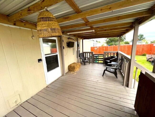 Foto del edificio - 3 Bedroom 2 Bath Mobile Home located in So...