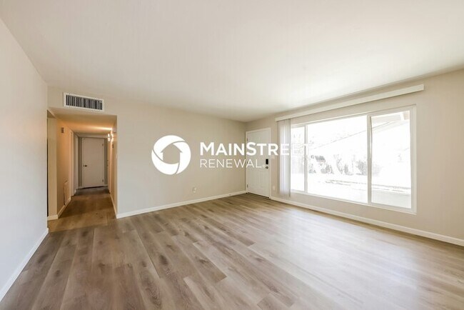Building Photo - 3 Bedroom Pet-Friendly Home in Phoenix, AZ...