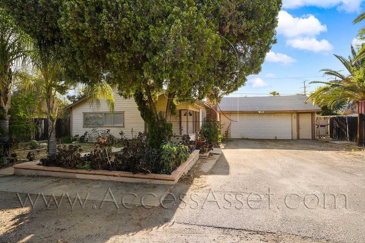 Primary Photo - Charming 4 Bed/ 1.5 Bath Home In The Heart...