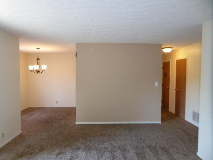 Primary Photo - 2 Bedroom Apartment on the Eastside