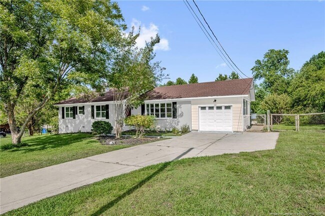 Building Photo - 604 Roundtree Dr