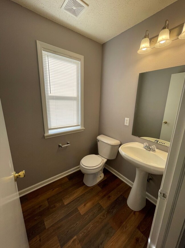 Building Photo - Franklin Twp 4 BR + loft