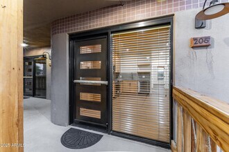 Building Photo - 12005 N Panorama Dr