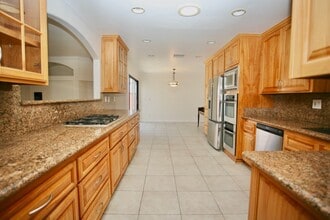 Building Photo - 8334 Lake Ashwood Ave