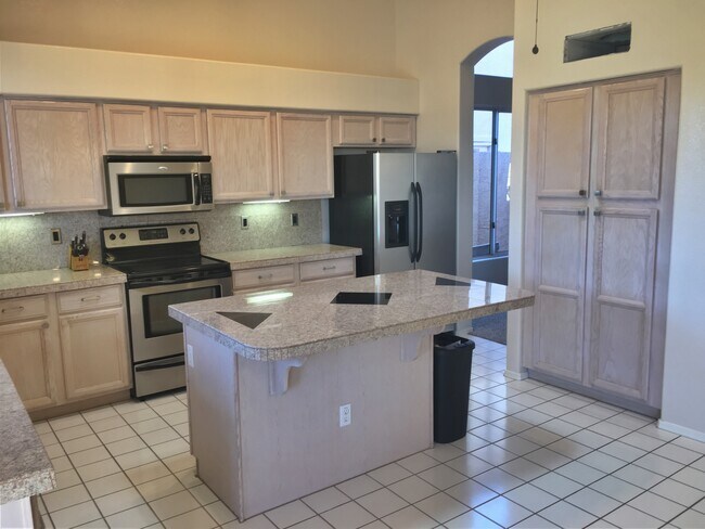 Building Photo - 5358 W Tonopah Dr