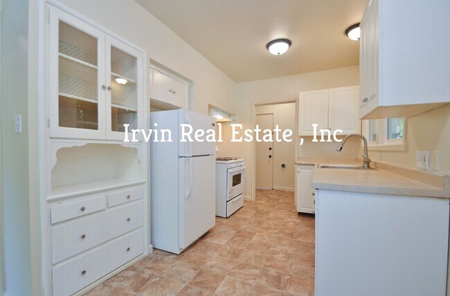 Foto del edificio - Cozy 2 Bedroom,1 Bath