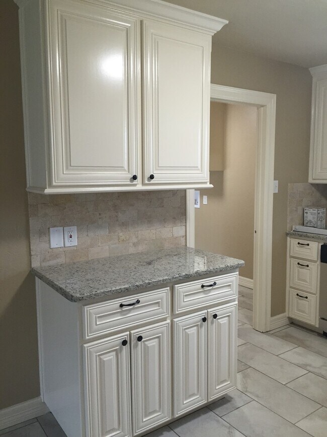 Foto del edificio - 3/2/2 on 3 ac SHISD REDUCED