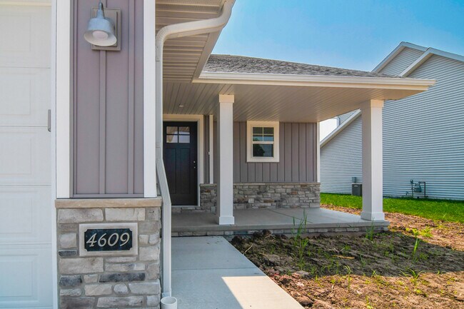Building Photo - 4607 Trellis Dr