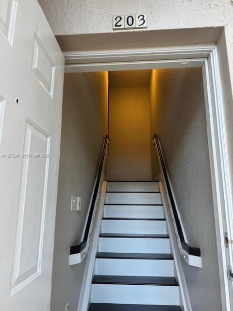 Building Photo - 5650 NW 115th Ct