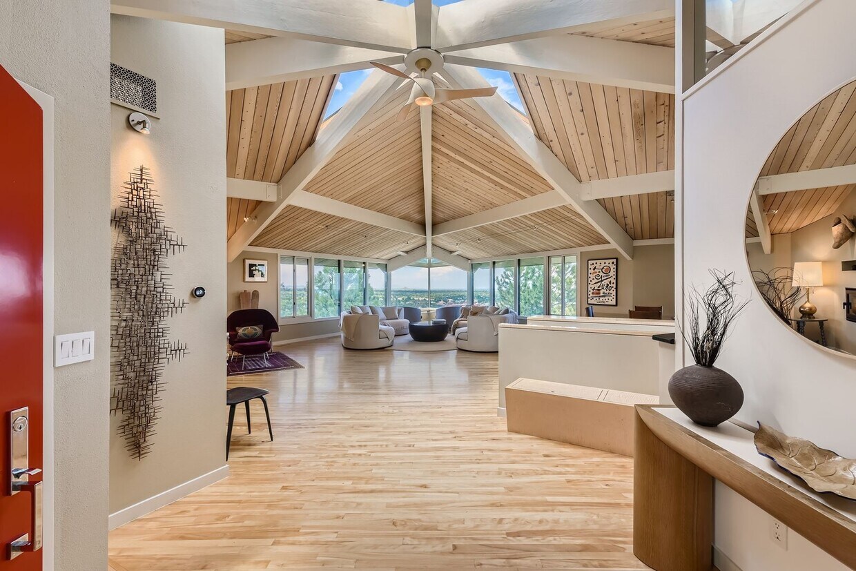 Primary Photo - One of a Kind 3 BDR in west Boulder - Live...