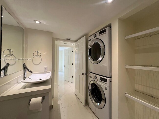 Foto del edificio - 8205 SW 152nd Ave